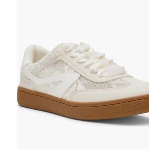 Dolce Vita Voyage Sneaker Ivory Lace